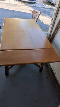 dinner table - solid Maple 1