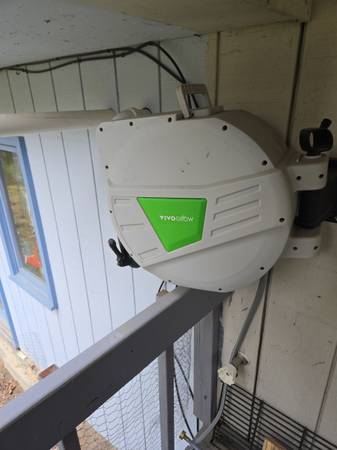 Wall mount automatic rewind hose reel 1