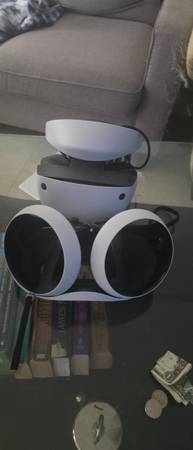Playstation vr2 headset with controllers 1