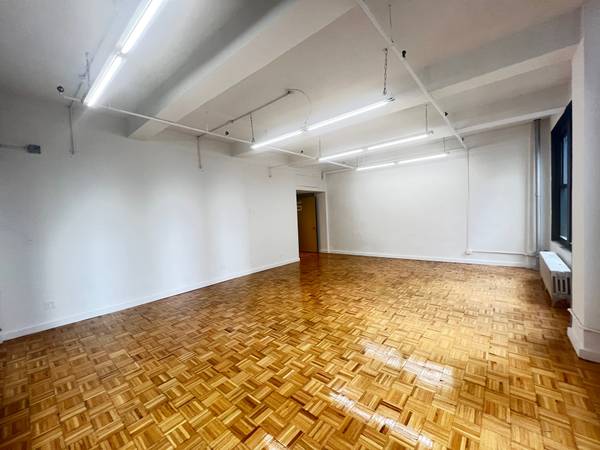 $3,050 / 840ft2 - $44 ¿Busca un nuevo hogar para su negocio? ¡No busque más! ☑☔☕ (Midtown)63854480573571124