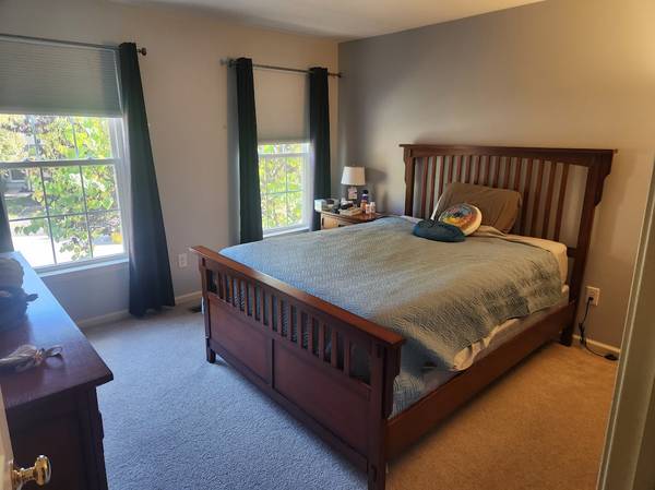 $1,900 / 1br - 3200ft2 - Roommate in Large Townhouse (Kennett Square)64024498281986120