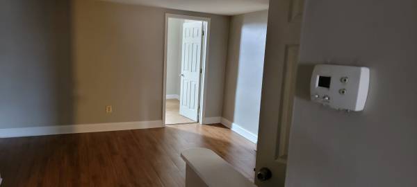$1,250 / 2br - 650ft2 - Spacious 2 bedroom apartment located close to MICA63694818040321123
