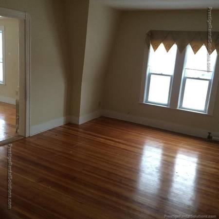 $2,550 / 3br - Winthrop near Beach Lg 3 Bed 1 Bath Lndry+Cat Ok+No Fee! Oct 1st63690755310339120
