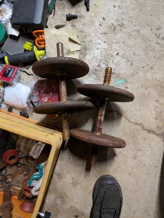 2 Standard dumbbells 20 pounds each 40 pounds total 1