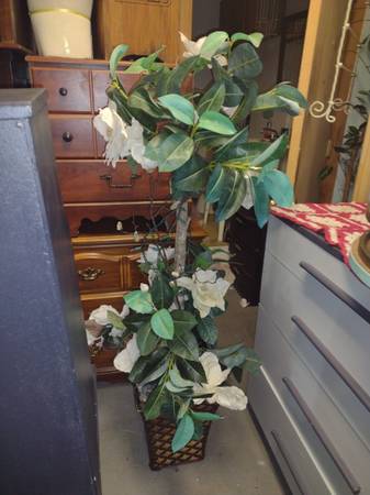 Decorative artificial plant 1
