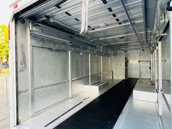 2007 Freightliner UTILIMASTER MT55 - Photo 15