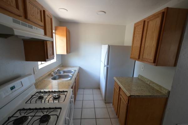 $1,150 / 3br - 985ft2 - ¡Asequible y conveniente dúplex de 3/2! (354 E Delta Road 1)63674996818947122