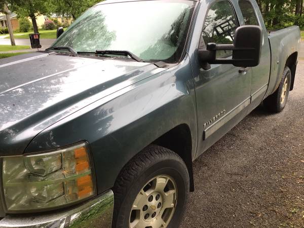 Silverado 2012 - $1800 (Bristol)63622514104961122