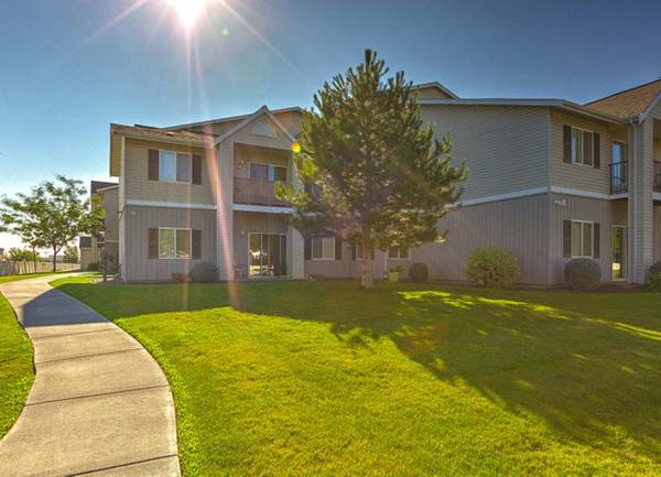 Handrails Along All Hallways, Refrigerator, Disability Access 1