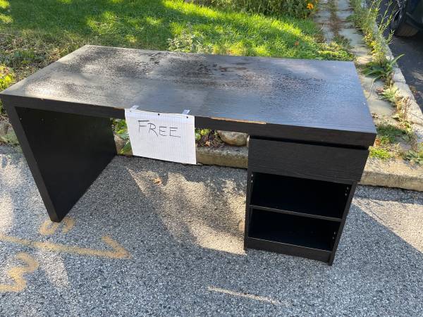IKEA desk 1