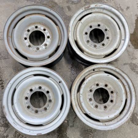 16in Chevy 8 Lug Wheels 1