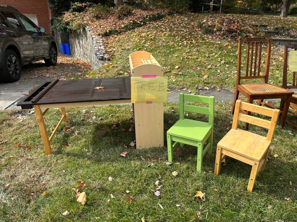 Free Ikea children's art table + two rocking chairs (need recaning) 1