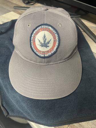 USED Samuel and Kevin Lot 023 Hat 1