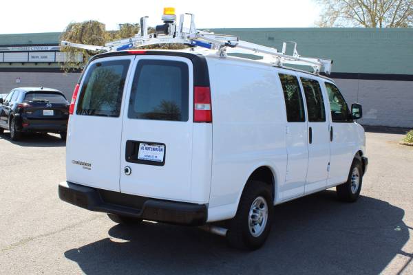 2015 Chevrolet Express 2500 - Un solo dueño, 78.365 millas reales - Excelente - $16.980 (Corvallis)63470783282307123