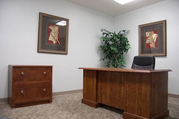 $435 / 144ft2 - Executive Offices on Ashley Phosphate (3236 Landmark Drive)64016106479234122