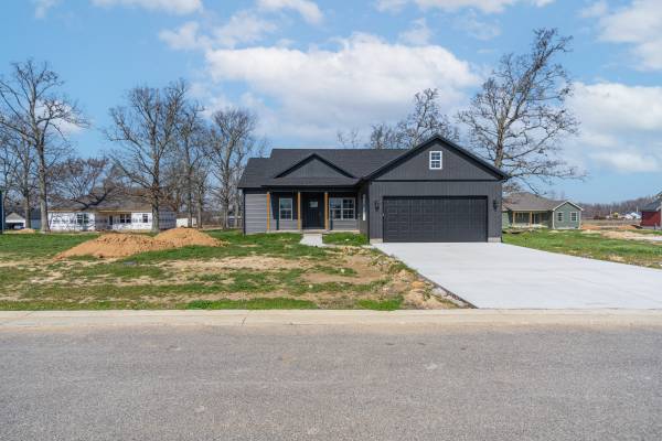 $269,900 / 3br - 1417ft2 - 237 Greenbriar Lane (smiths grove)64177450724355120