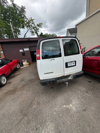2008 chevy express 1