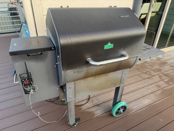 Daniel Boone Green Mountain Smoker 1