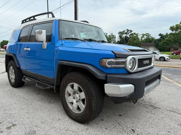 2008 Toyota FJ Cruiser 4x4 - $9,950 (Houston)63617016465153121