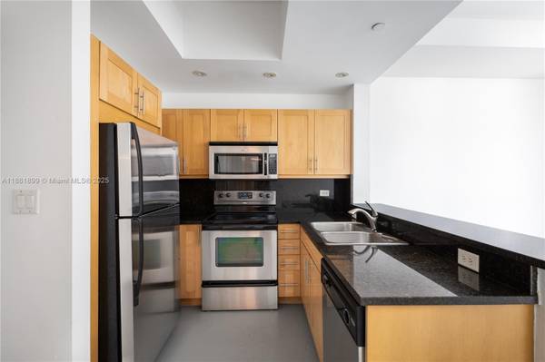 $2,395 / 2br - 850ft2 - 2/2 Immediate move in! Easy approval. (Edgewater DOWNTOWN)64051004829955122