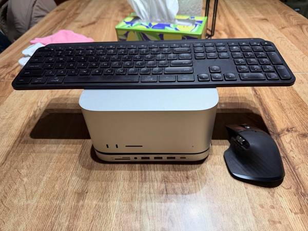 M2 Max Mac Studio w/ extras 1