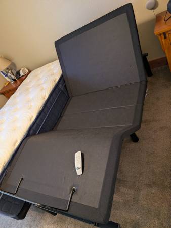 Twin XL Adjustable Bed Base 1
