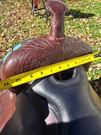 Western saddle 1