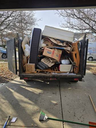 Cheap junk removal,  Affordable moving/ deliveries 317-982-1974 1