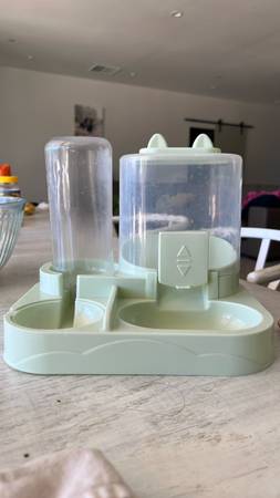 Like NEW!! 2 in 1 Automatic Pet Feeder Water Dispenser Compact Feeding Station P 1