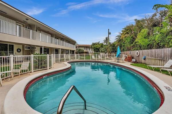 $2500 / 1br - 585 pies² - Condominio Pompano Beach, disponible de noviembre a mayo $2500/mes (Pompano Beach)64049278841603122