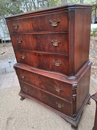 Chippendale-Style Mahogany and Burl Highboy Chest of Drawers Cc1930 1
