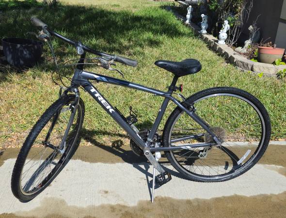 Trek Verve 1 bicycle 1