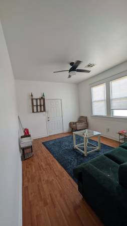 $650 / 2br - Room available in 2 bed / 1 bath pocket hallway shotgun (7th ward)63792197001217120