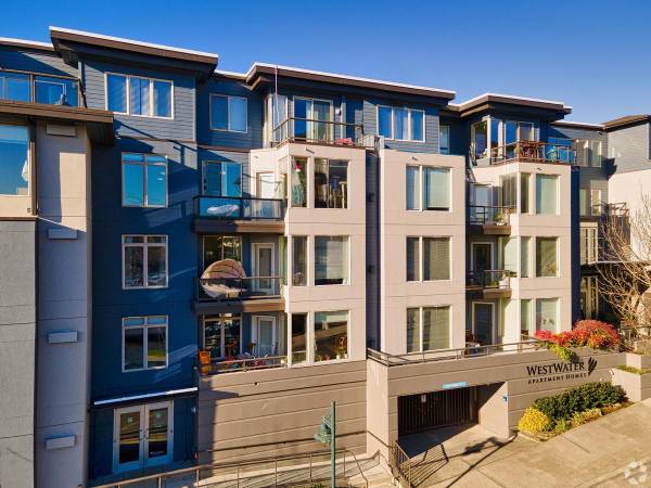 Unbeatable Location - Spacious 1 BR/1 BA Near Waterfront Parks 1