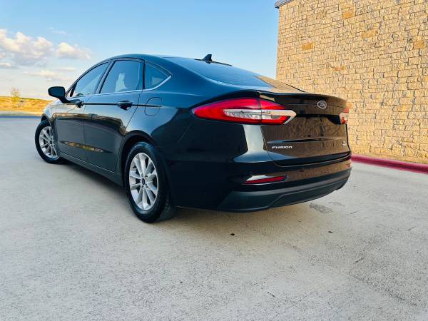 2019 Ford Fusion SE ONE OWNER LOW MILES - $9,950 (Austin(South))63439526299137122