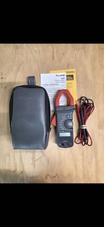 FLUKE NEW 400 Amp multi meter. $45 1