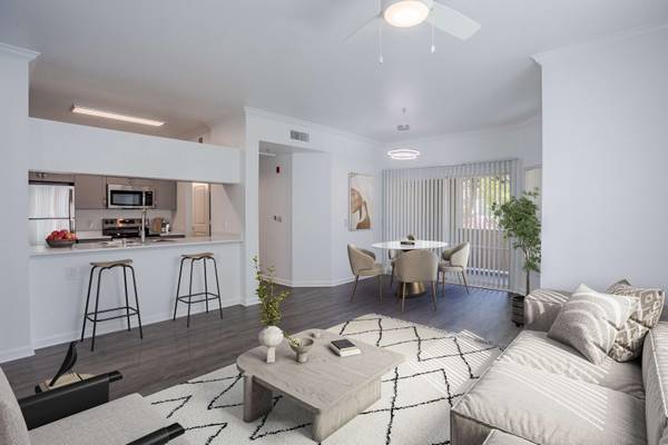 $2,088 / 1br - 820ft2 - RENOVATED 1BED1BATH WITH WASHER AND DRYER! CALL NOW (NORTH NATOMAS)63844736958595122
