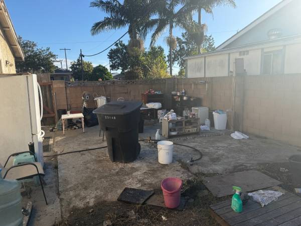 Need help with some trash clean up some heavy itmes $50-$100 1