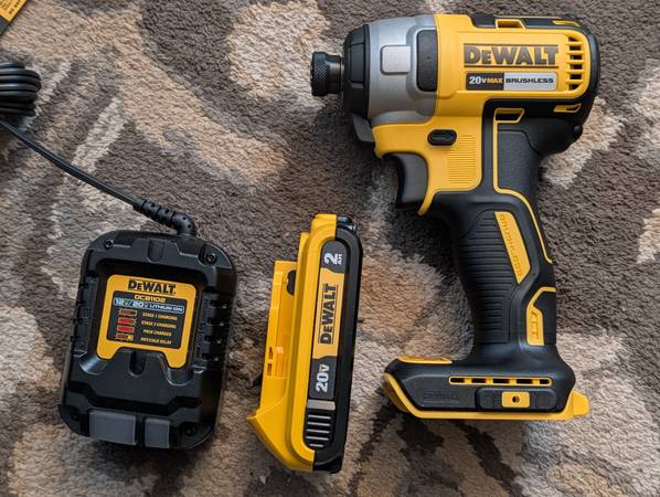 New Dewalt impact driver w/ 2ah battery and charger 20v $85 dewalt 1