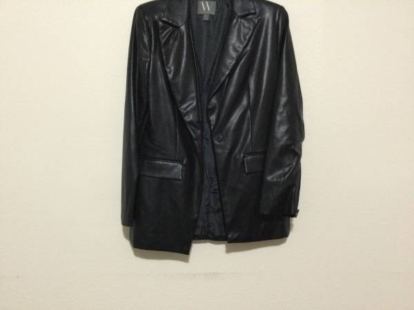 Women leather black jackets size small 1