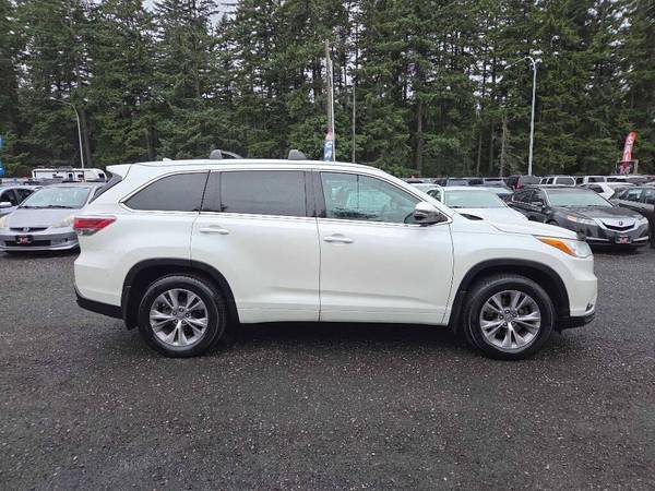 2014 Toyota Highlander XLE AWD 4dr SUV 1