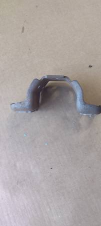 Steering column mount. 1