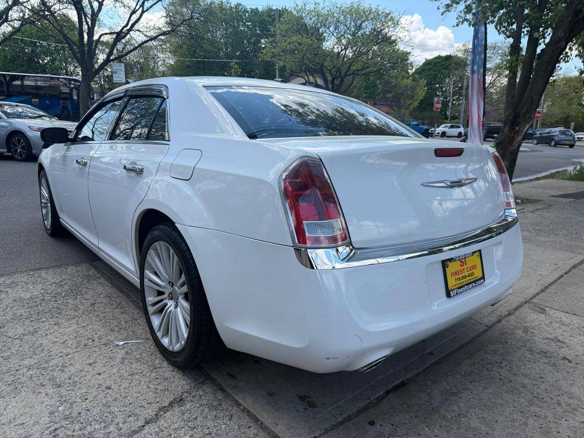 2012 Chrysler 300 Limited RWD