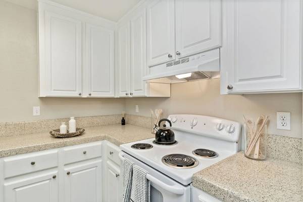 $2,705 / 1br - 647ft2 - Near Los Gatos Creek Park! (campbell)63850426185347123