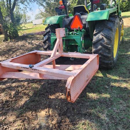 3 Point 5' foot Heavy Duty Attach Leveler by J&I Manufacturing 1