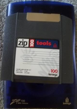Iomega Zip 100 MB USB-Powered Drive 1