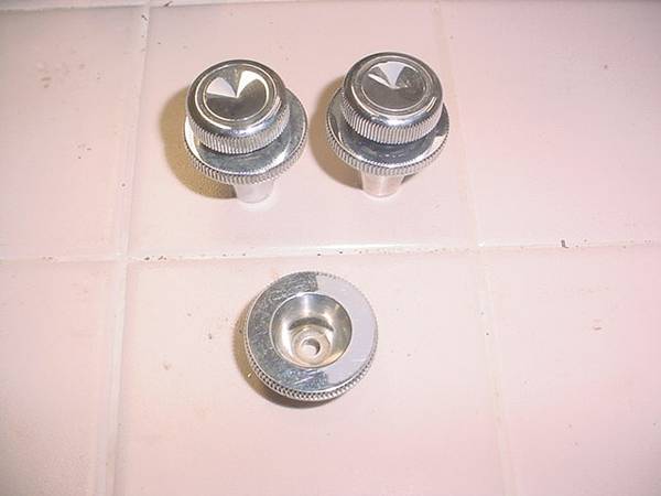 68 Mustang Shelby Cougar console radio knobs - $50 (Oregon City)63471430708611122