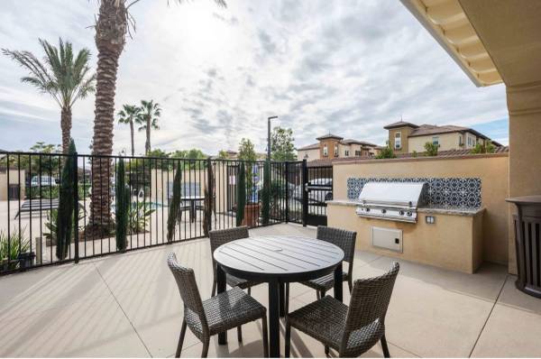 $2,498 / 1br - 605ft2 - Patio/Balcony, Stainless Steel Appliances, Clubhouse (3065 Village at the Park Dr, Camarillo, CA)63668270737411124