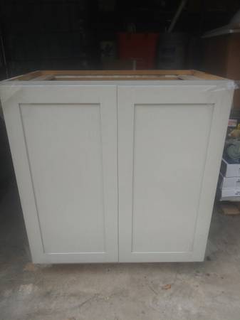 Kraftmaid Cabinets 30in wide Shaker Style 1