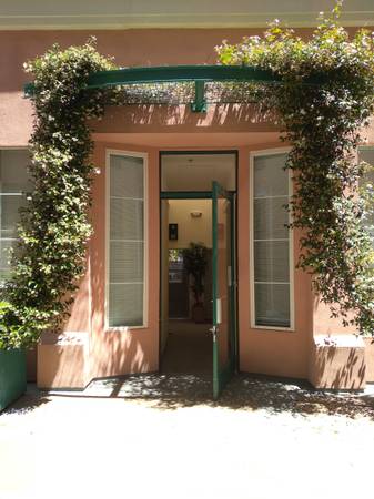 One Bedroom-Convenient Location-Great Neighborhood-Great Neighbors 1